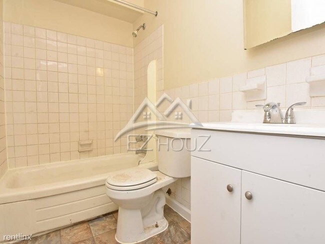 Building Photo - 2 br, 1 bath Apartment - 4915 Frederick Ave,F