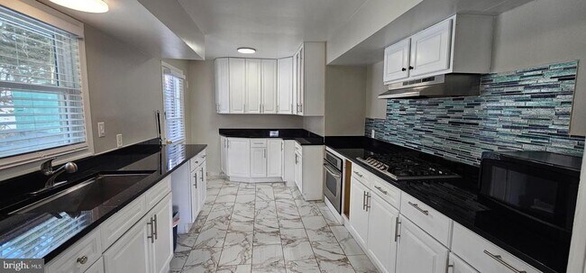 Foto del edificio - 2645 Valley Ave