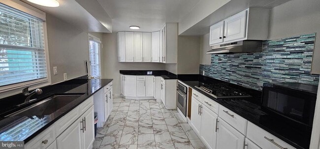 Building Photo - 2645 Valley Ave