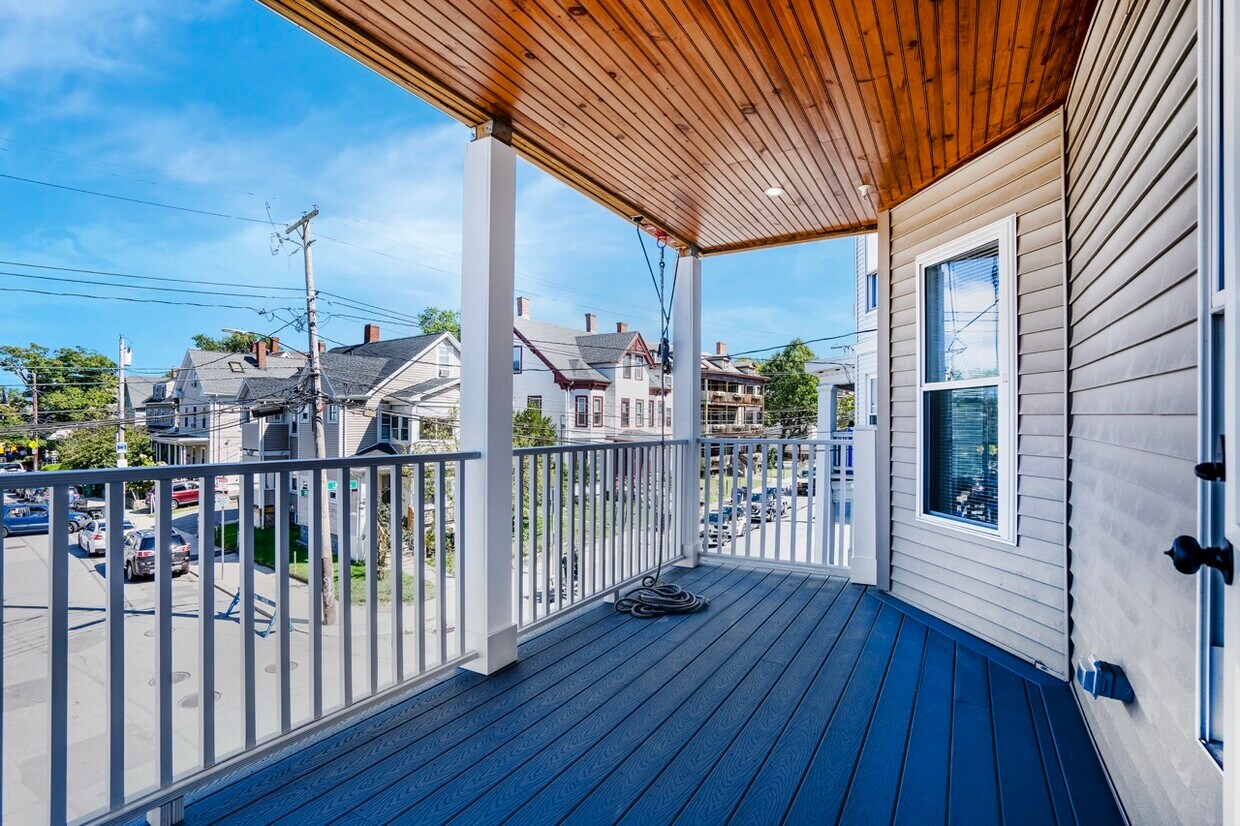 Primary Photo - 27 Linden St