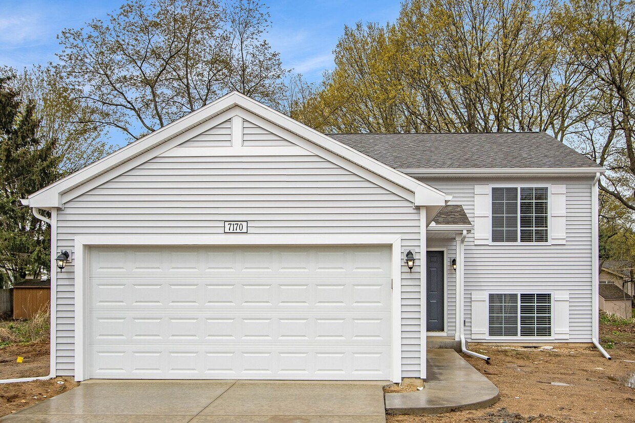 4066 Sumner Dr, Watervliet, MI 49098 House Rental in Watervliet, MI