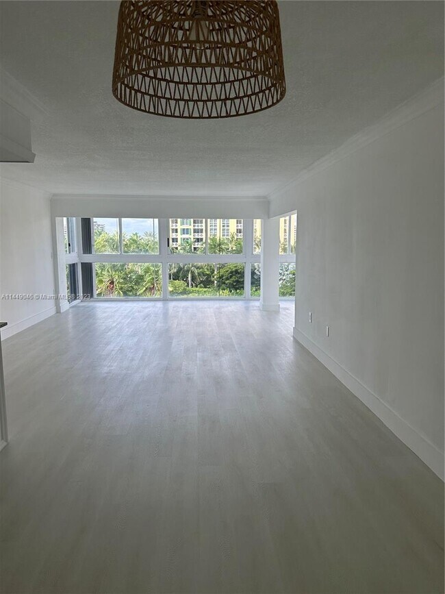 Building Photo - 550 Ocean Dr