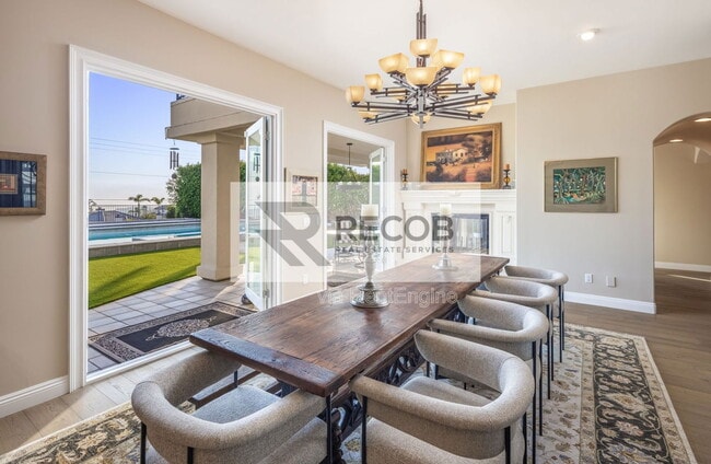 Building Photo - 3335 Caminito Daniella