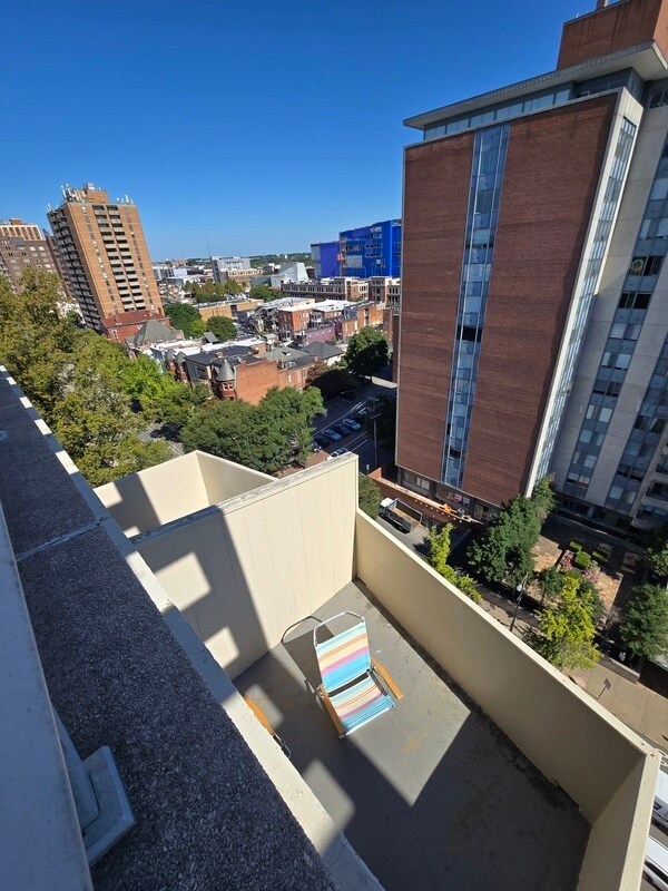 Foto del edificio - 311 W Franklin St