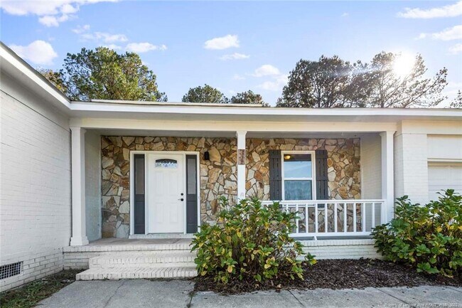 Foto del edificio - 5905 Waterdale Ct