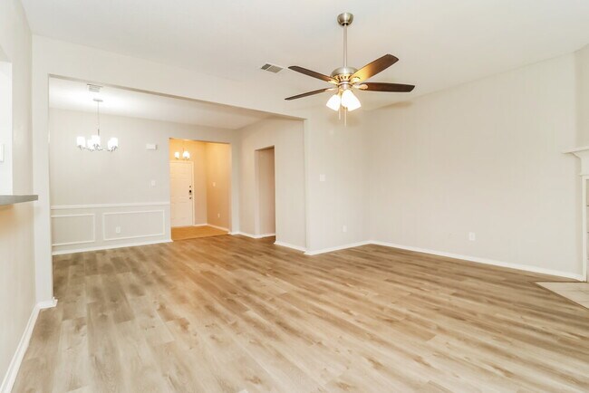 Foto del edificio - 726 Victoria Dr