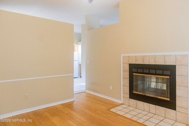 Building Photo - 8066 Dickie Dr