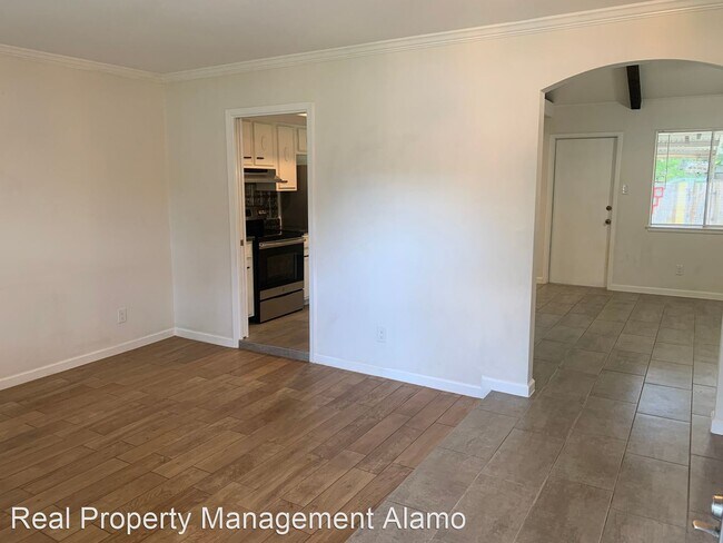 Foto del edificio - 3 br, 2 bath House - 7218 Desilu Dr