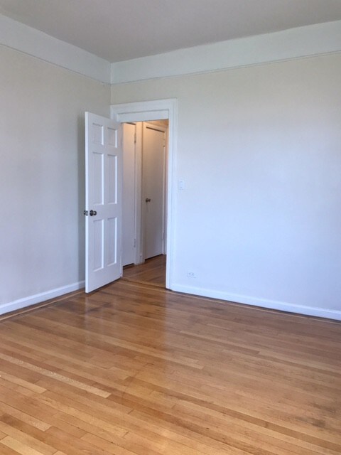 Building Photo - 227 Haven Ave