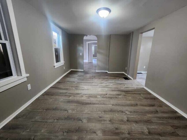 Building Photo - 326 Scio St