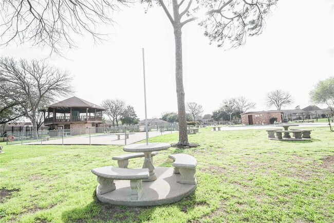 Foto del edificio - 7237 Cook Rd