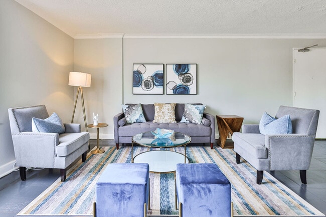 Living area - Equity Park