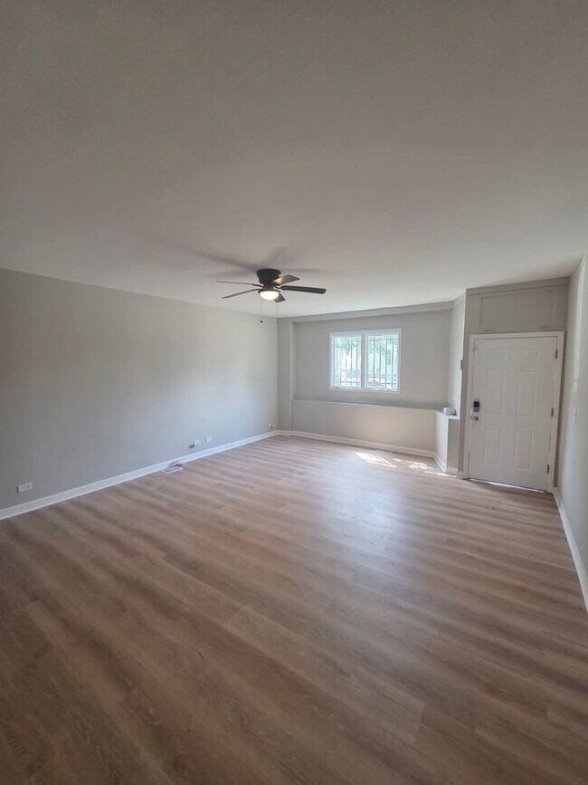 Foto del edificio - 2910 E 87th St