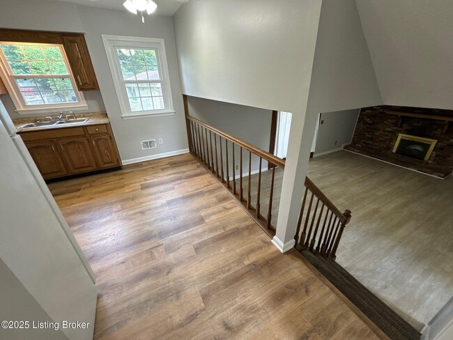Building Photo - 2907 Melrose Dr