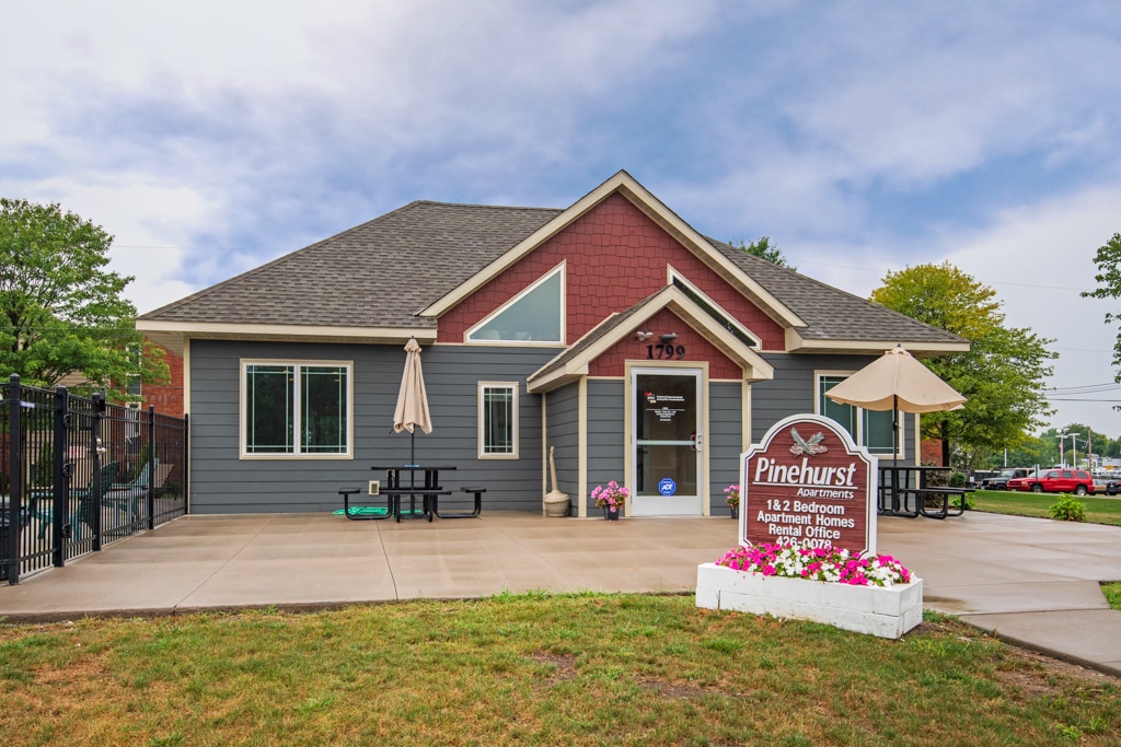 Pinehurst Apartments in White Bear Lake, MN