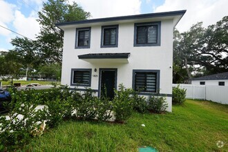 Building Photo - 1805 NW 112th St
