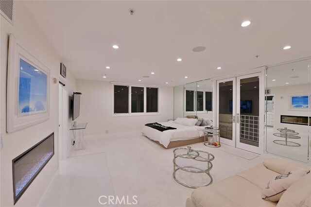 Foto del edificio - 10575 Ashton Ave