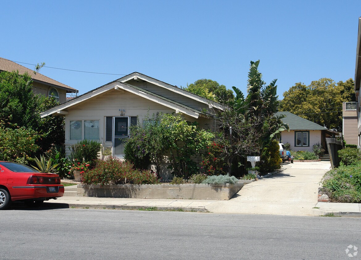 Primary Photo - 1255-1259 E Meta St