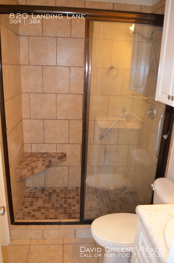Foto del edificio - 820 Grove Landing Ln