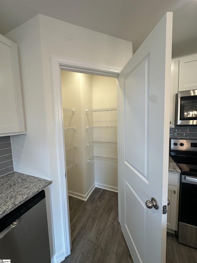 Foto del edificio - 6039 Willutuck Dr