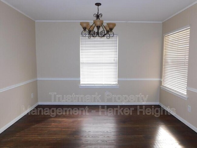 Building Photo - 505 Sun Meadows Dr