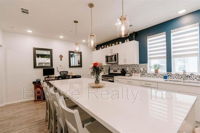 Building Photo - 5381 Calle Rockfish
