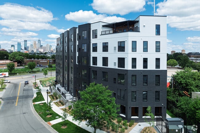 Building Photo - Wadaag Commons