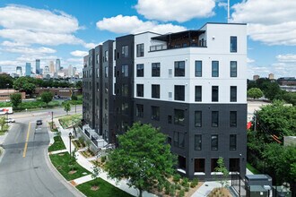 Building Photo - Wadaag Commons