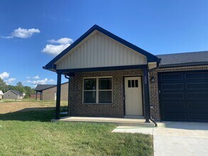 Building Photo - 200 Parkers Loop