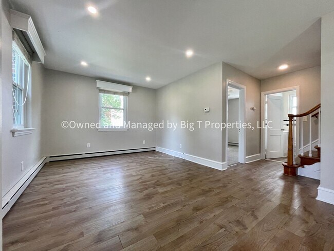 Foto del edificio - 203 Marsh Ln