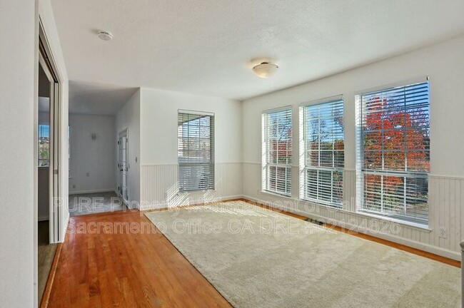 Building Photo - 2891 Merriam Ln