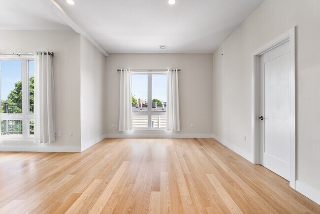 Building Photo - 488 Dorchester Ave