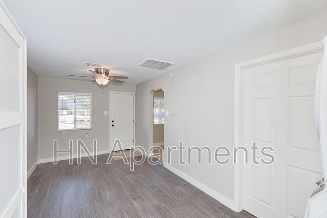 Building Photo - 4249 N 17th St