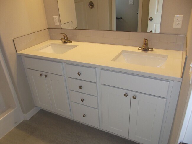 Foto del edificio - Spacious 4-Bedroom Home Near Philomath Sch...