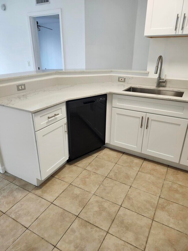 Foto del edificio - 802 Villa Cir