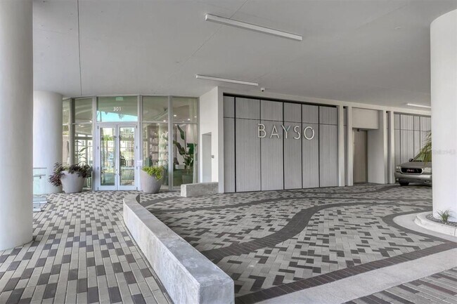 Building Photo - 301 Quay Commons Dr