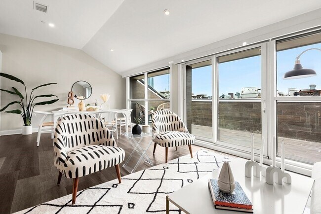 Foto del edificio - 771 Harrison Ave