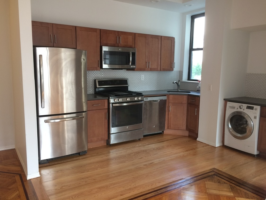 Primary Photo - 5721 4th Ave