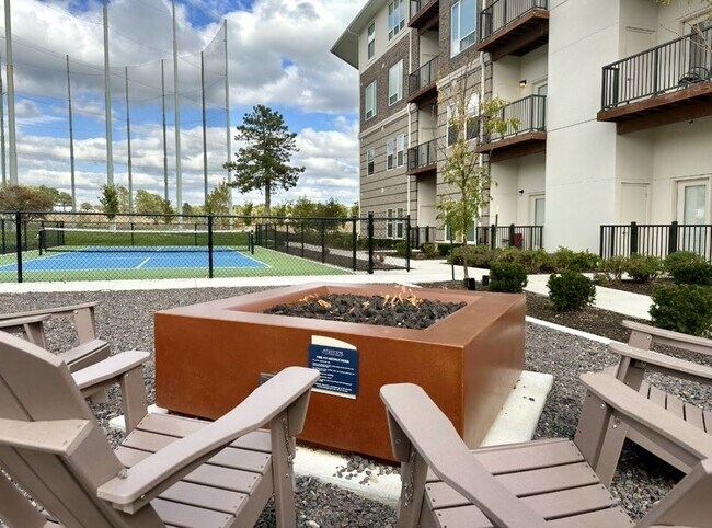 Foto del edificio - Woodstone at Metro North Crossing