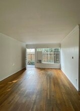 Building Photo - 2135 Beachwood Dr