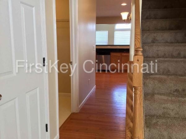 Foto del edificio - 7568 Sycamore Woods Ln