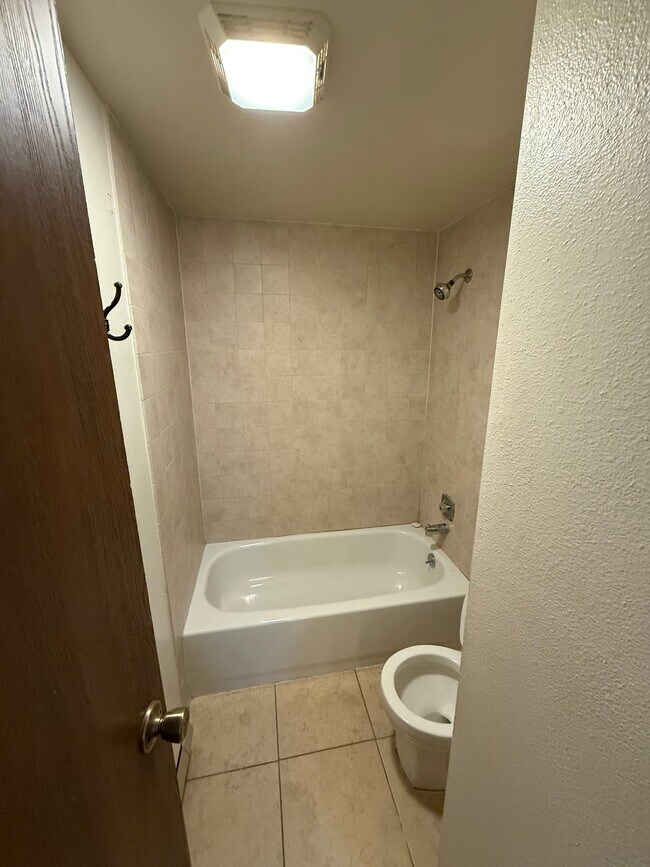 Foto del edificio - 1730 Raven Cir