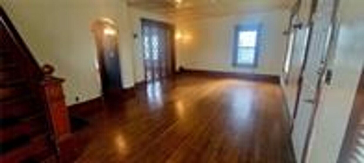 Building Photo - 4 Bedroom 1.5 Bath Rental