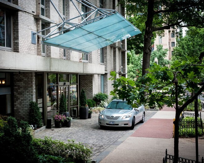 Foto del edificio - 950 25th St NW