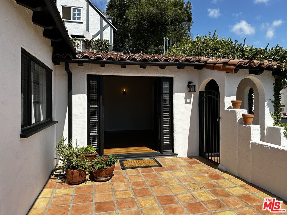 Primary Photo - 6840 Alta Loma Terrace