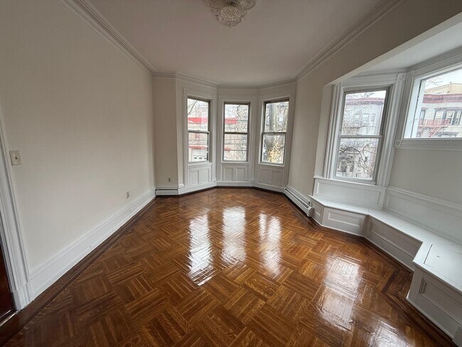 Foto del edificio - 4619 Park Ave