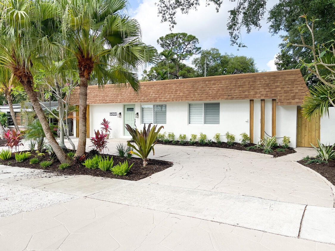 Primary Photo - 1523 SW 19th Ave