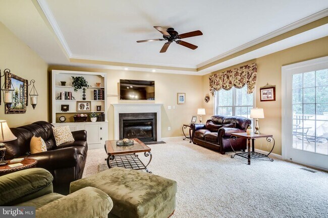 Building Photo - 43366 Hollybank Pl
