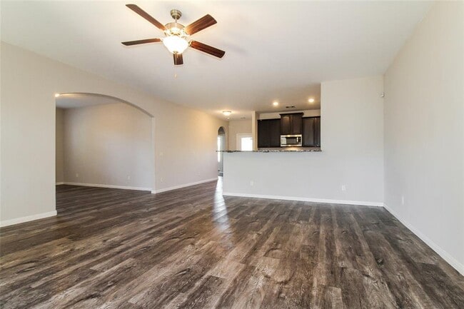 Building Photo - 320 E Georgia Terrace