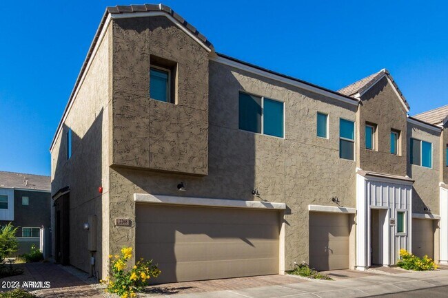 Building Photo - 2268 W Laurie Ln